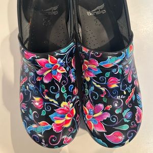 Barely worn Dansko Clog